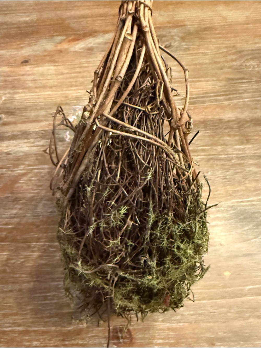 RUSTIC FARMHOUSE WOVEN MOSS & FLORAL HANGING BASKET - Picture 6 of 7